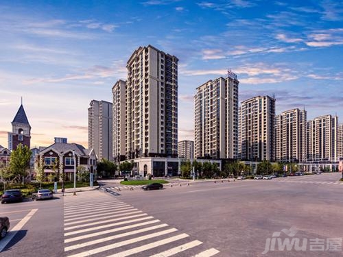 鸿坤理想湾最新房价信息及其市场影响深度解析,一种观点分析。