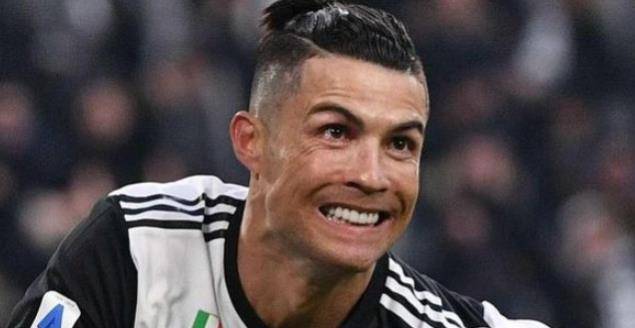 C罗大比赛热血激战,小红书荣耀时刻!