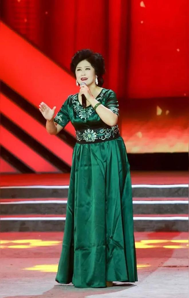 豫剧之星王惠,奋斗之路,豫剧之光闪耀舞台