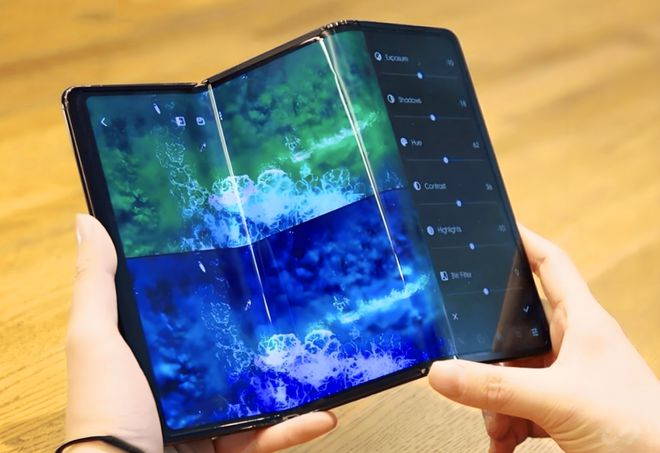 华为折叠屏新机发布,展现自信变革,一部手机的励志传奇