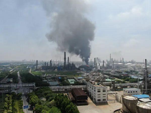 上海火灾最新报道与巷弄深处的独特小店探秘揭秘