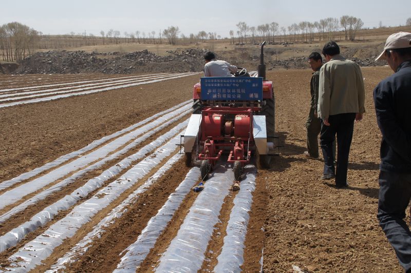 新型地膜覆盖机价格探讨与解析