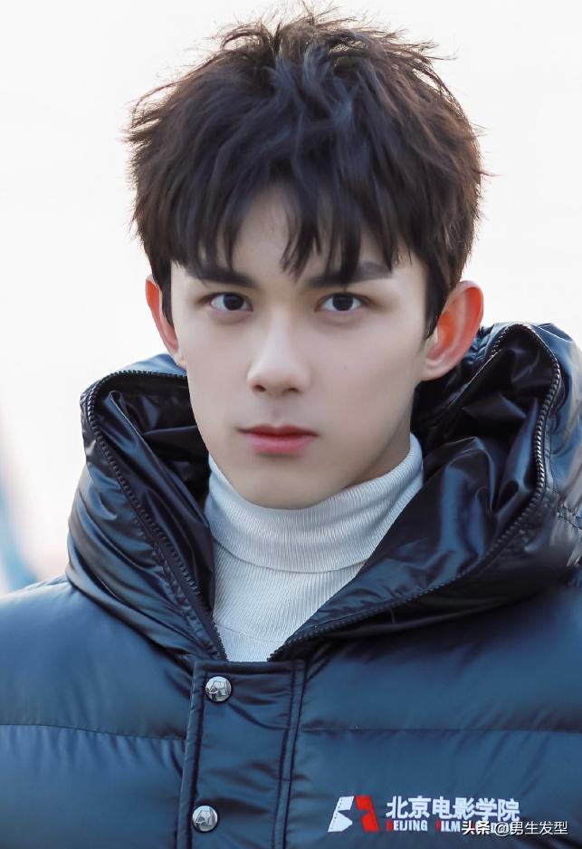 最新男生发型推荐,时尚潮流的多样选择与展示