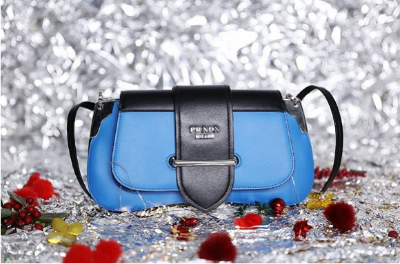 Prada最新款,时尚前沿的完美诠释