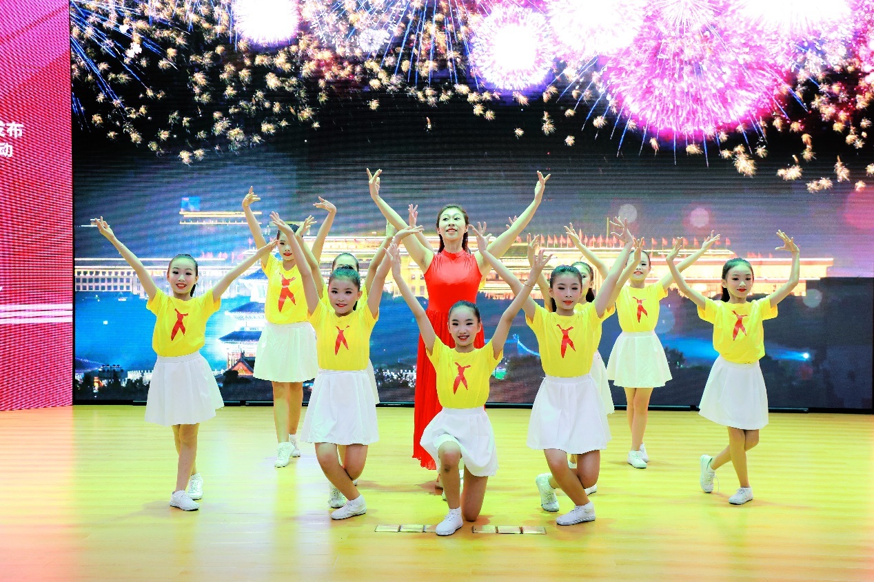 最新集体舞,舞动中的情感纽带