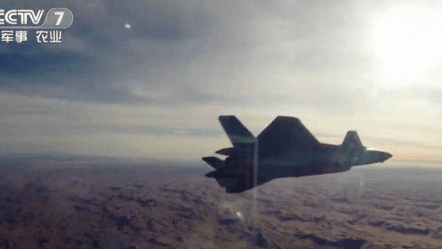 军事报道最新一期,战友间的温馨日常、家的陪伴时刻