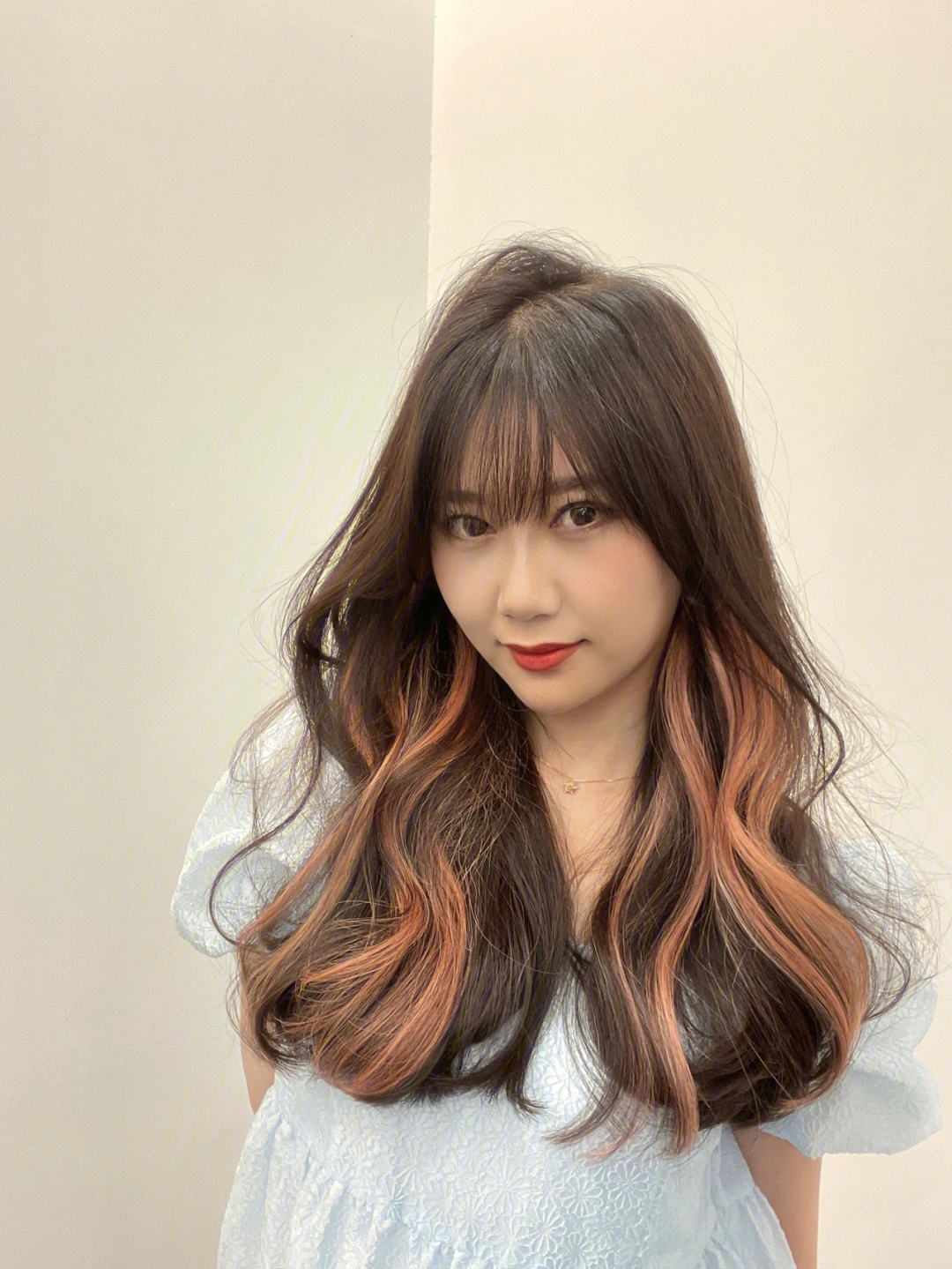 最新挑染,小巷深处的色彩魔法探秘