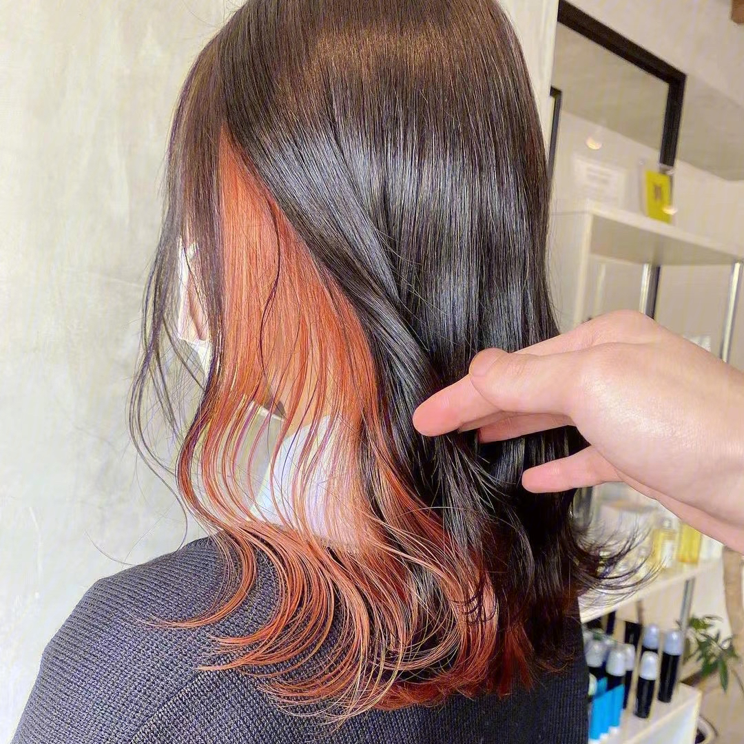 最新挑染,小巷深处的色彩魔法探秘