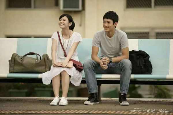 最新校园青春电影展现高科技产品盛宴,科技魅力改变校园生活