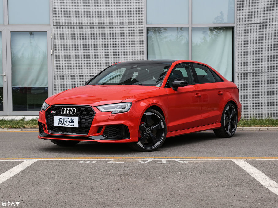 奥迪RS3最新价格揭秘,小巷中的隐藏宝藏,价格一览无遗!