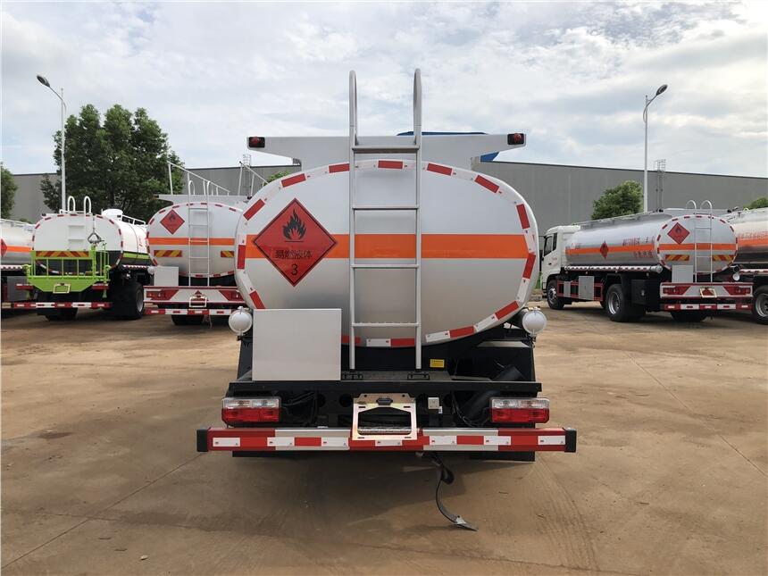 最新油罐车,时代见证与科技进步的象征