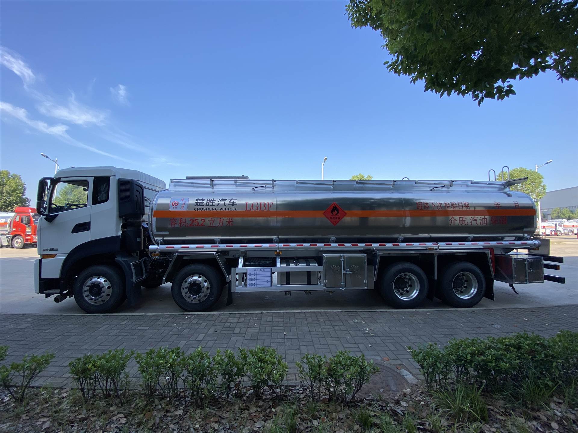 最新油罐车,时代见证与科技进步的象征