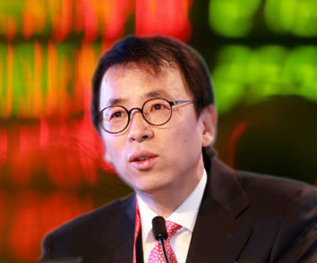 谢国忠,时代浪潮中的经济预言家,最新经济观点解读