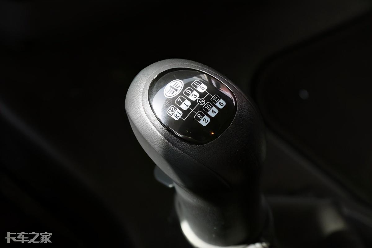 革新与经典交融,最新款解放J7震撼登场