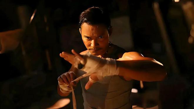 托尼贾最新电影,力量与自信之光芒闪耀登场