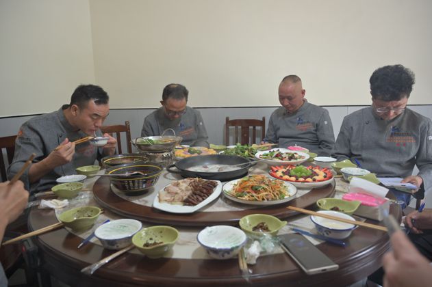 最新特色餐饮,味蕾盛宴与自信成就之旅