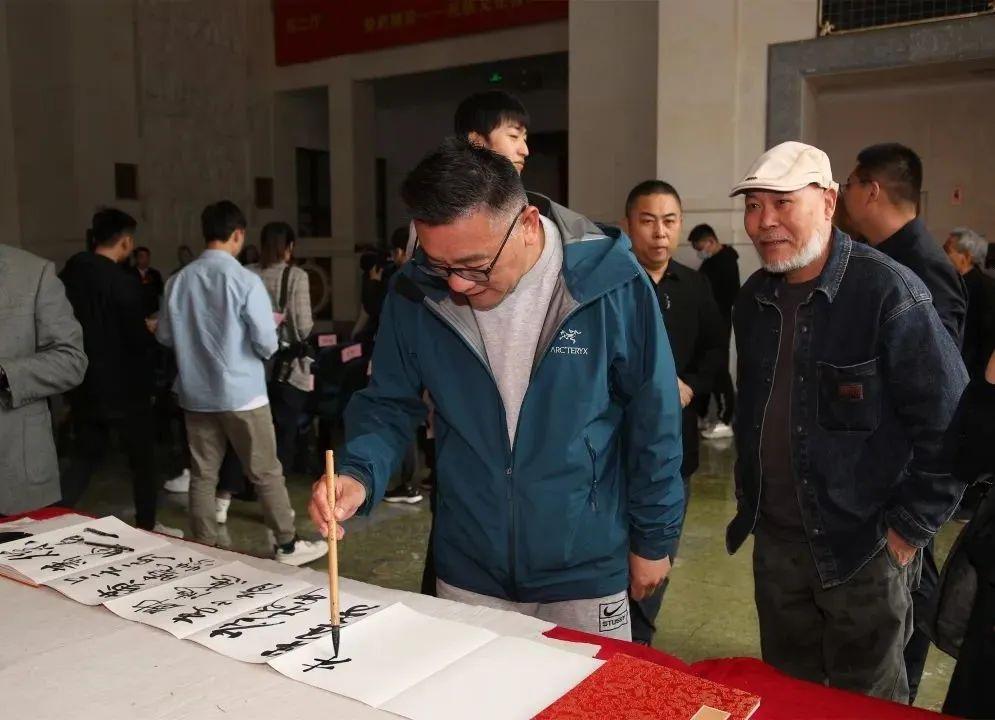 北京最新画展,色彩中的奇遇与温情的展现