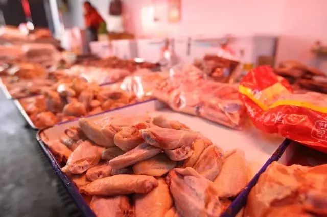 鸡肉涨价最新动态,小巷深处的鸡肉香引发市场热议