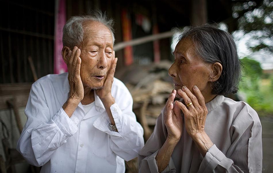 最新百岁照,家的温馨与友情的时光印记