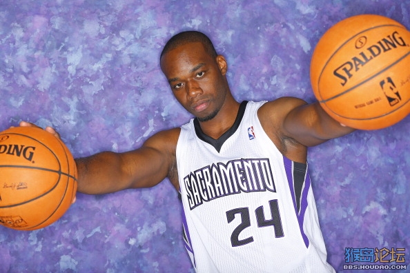 卡尔兰德里，篮球界新星动态更新，璀璨表现引人瞩目