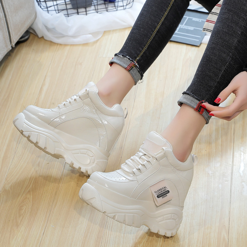 震地王女鞋新款,时尚与舒适的完美融合