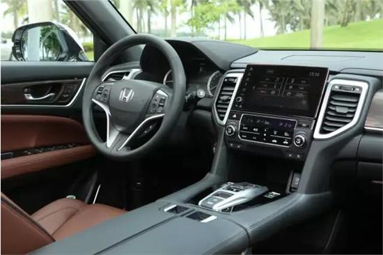 东本URV内饰图片，日常温馨之旅的见证