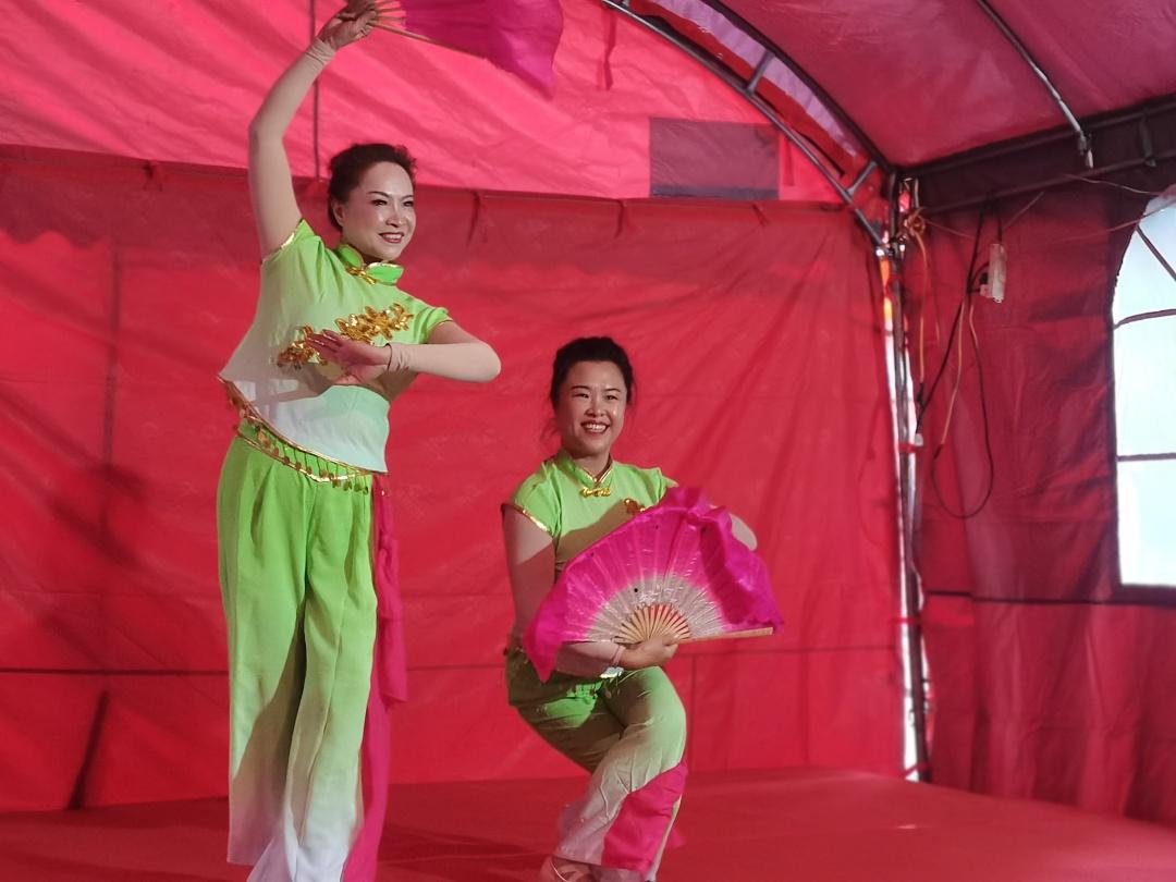 桥西广场舞新双人舞风采展示与观点阐述