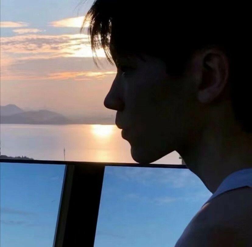 微信最新时尚潮流个性头像图片男，个性表达与时尚风采展现