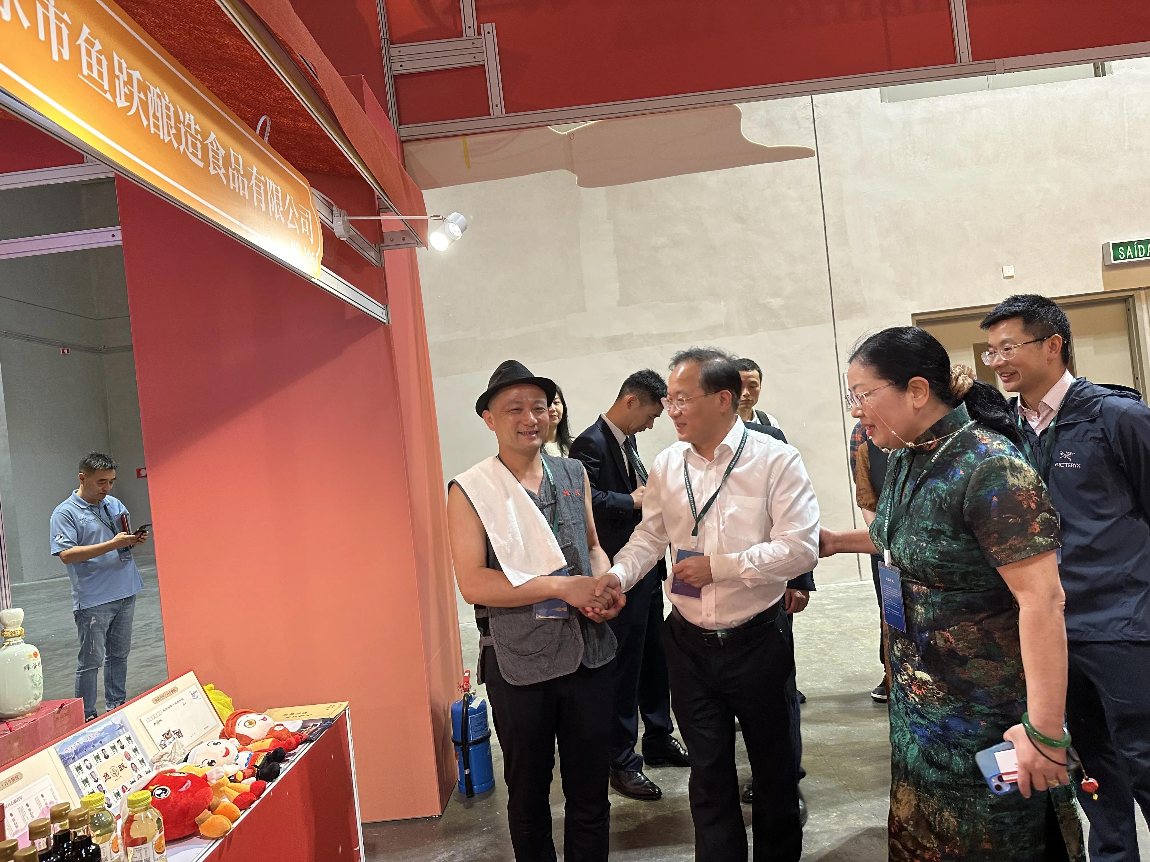 2023澳门六开天天彩特色,专业解读方案实施_TTI9.799体现版