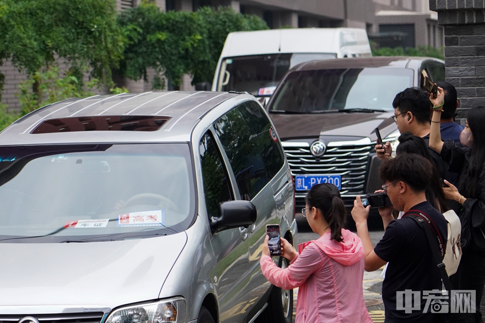 新澳天天开奖资料大全105,创新发展策略_FPU83.315铂金版