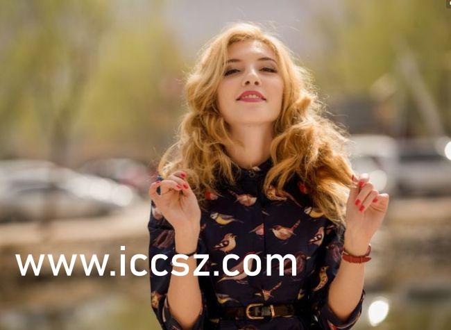 丝袜马华最新科技题材小说集概览,聚焦于小说的科技元素,不涉及任何色情内容。