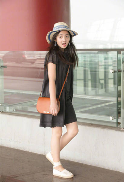 丝袜马华最新科技题材小说集概览,聚焦于小说的科技元素,不涉及任何色情内容。