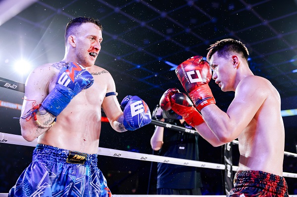 拳王争霸赛,温情故事与激烈对决的碰撞