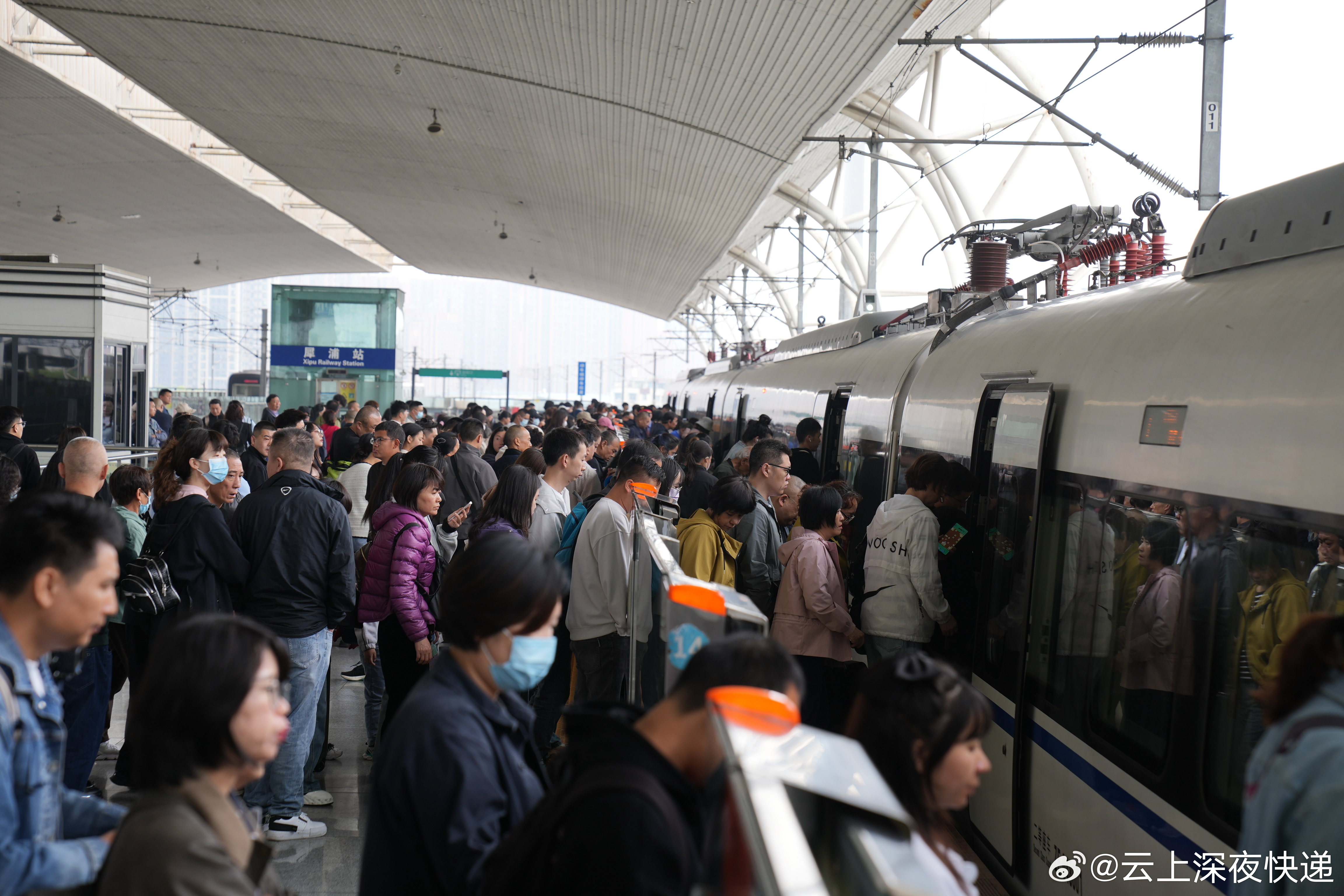 科技重塑旅途，最新火车开行，开启速度与激情的新纪元