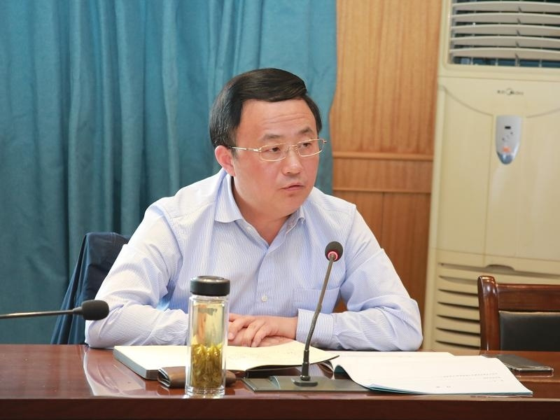 戴红光最新引领潮流的独特魅力风采展示