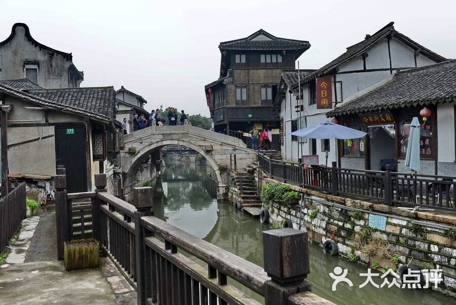 新场镇巷弄深处的独特小店，未知味蕾之旅探索