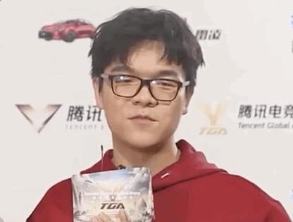围棋天才柯洁最新动态，开启崭新篇章