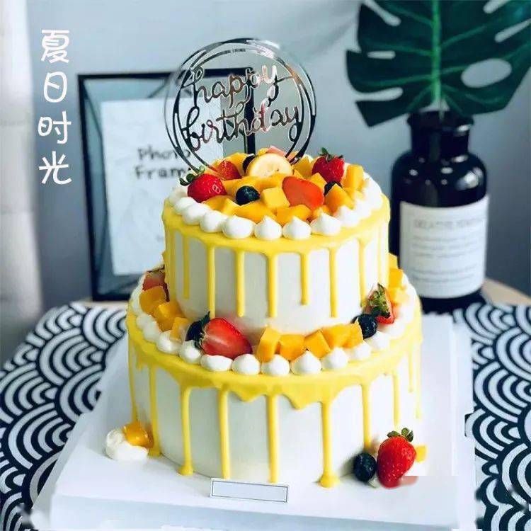最新款双层蛋糕图片,爱的传递与甜蜜呈现