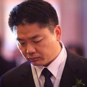 揭秘刘强东性侵传闻背后的真相,小巷神秘小店背后的故事