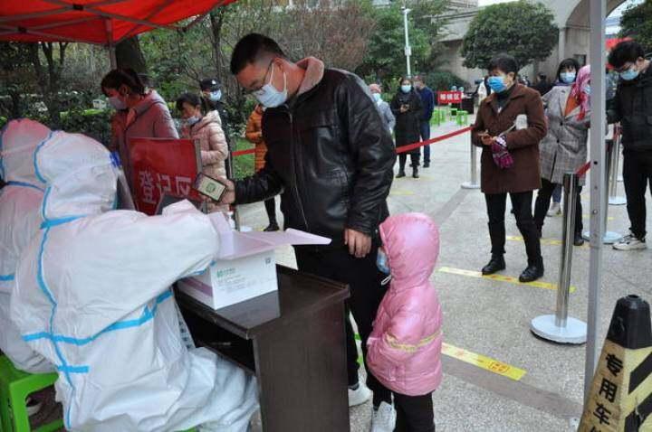 世界新冠疫情最新图表及制作步骤指南