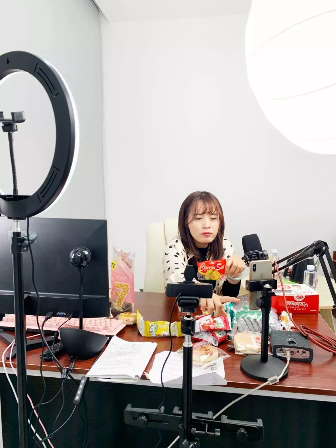 湖南直播间主播最新动态亮相,精彩纷呈!