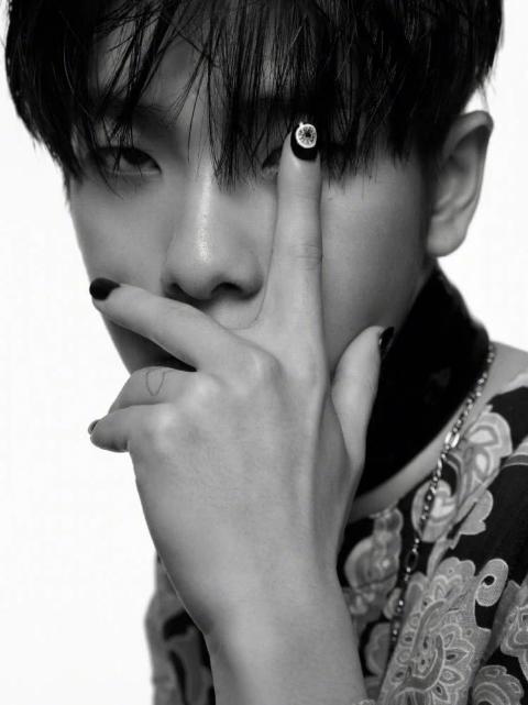 周震南最新写真揭秘,小巷深处的宝藏魅力