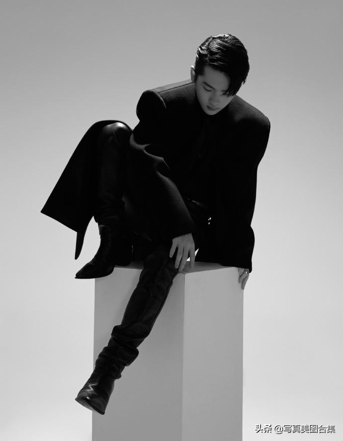 周震南最新写真揭秘,小巷深处的宝藏魅力