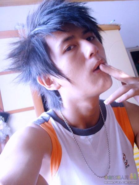 演员黄凌,演艺人生与小巷美食的探索之旅