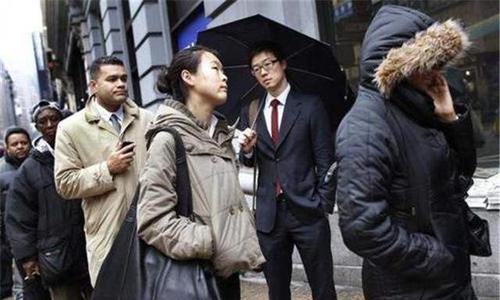 美国最新疫情死亡情况及巷弄深处的生命之光