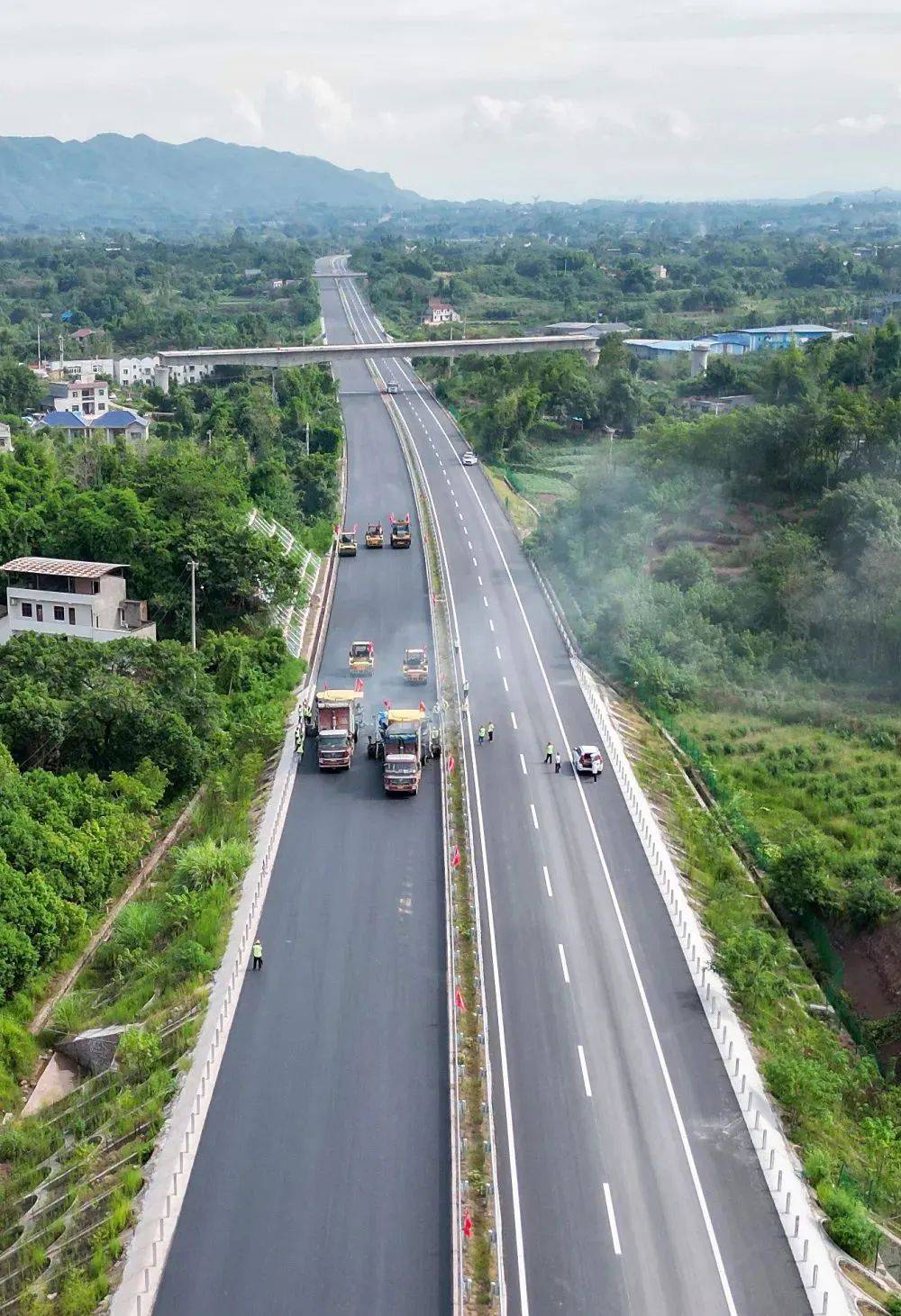重庆璧山至津市高速最新进展及小巷独特风味探寻