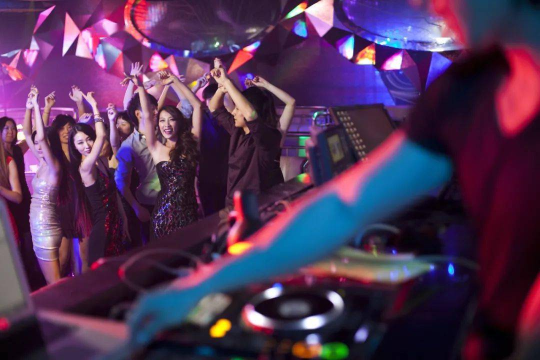 夜场最新资讯揭秘,小巷深处的独特之夜