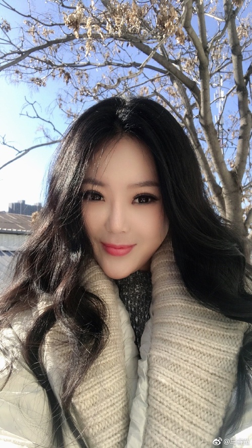 马睿菈与大自然的最新亲密约会动态