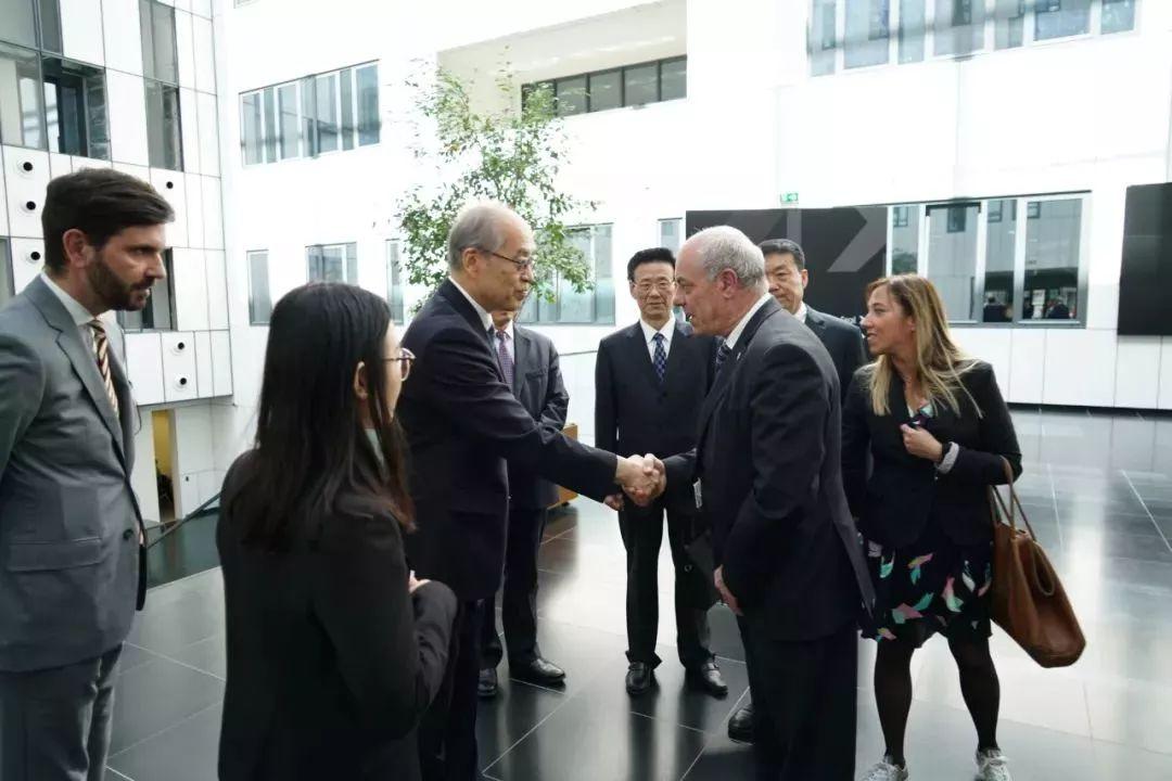 热门聊天话题盘点,高科技产品引领未来科技生活新体验