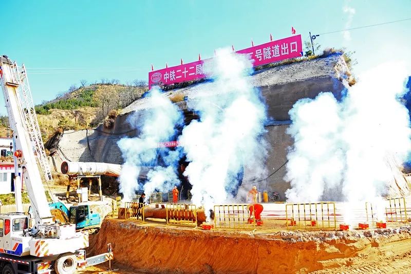 银西铁路最新动态,串联起的故事与温情之旅